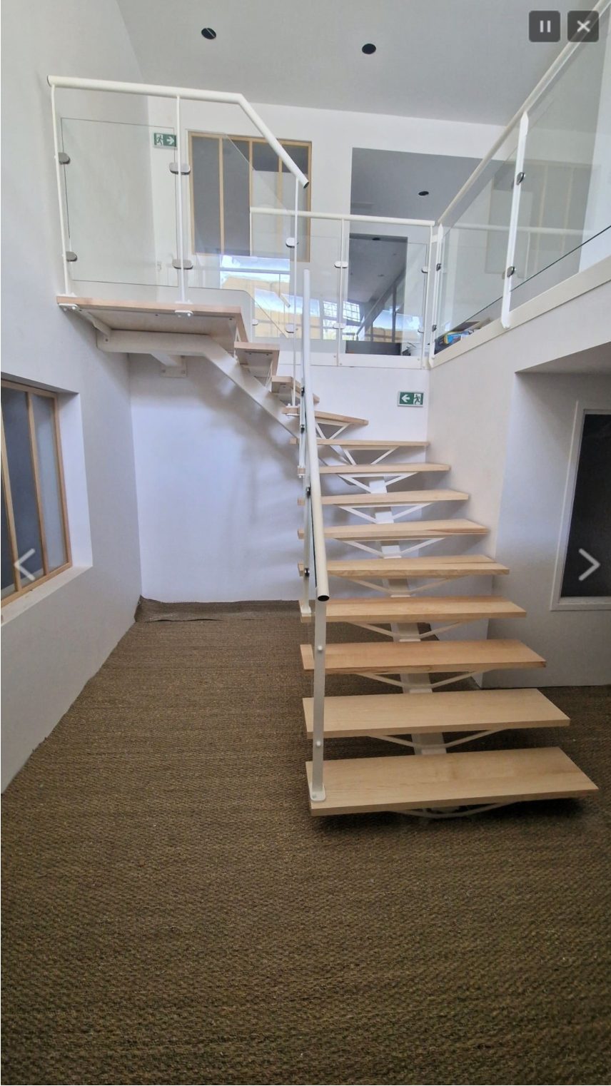 Nouvel escalier terminé au Centre Équilibre