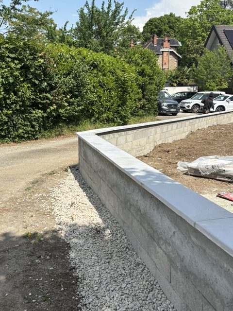 Préparation du terrain extérieur à Corenc